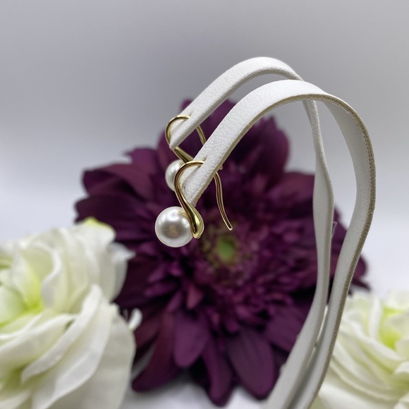 Cream Faux Pearl Earrings With Hook Style Stud NEW - Picture 2 of 5